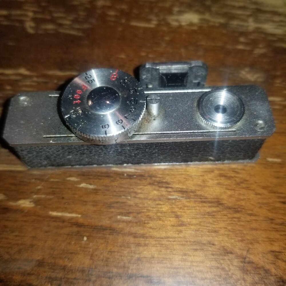 Accura Rangefinder Cold-Shoe Focus Distance 2.5 ft to Infinity 380710